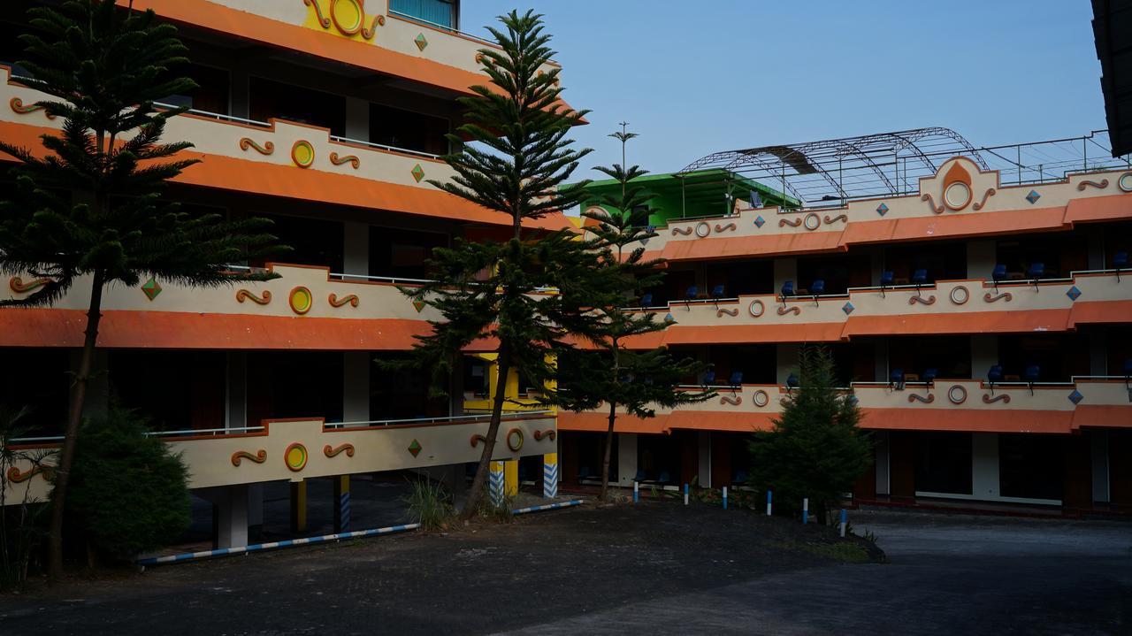 Hotel Surya Indah Batu Malang Eksteriør billede