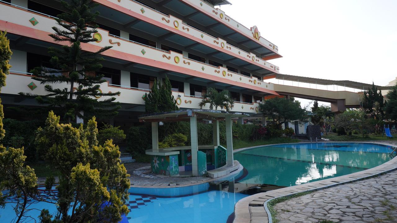 Hotel Surya Indah Batu Malang Eksteriør billede