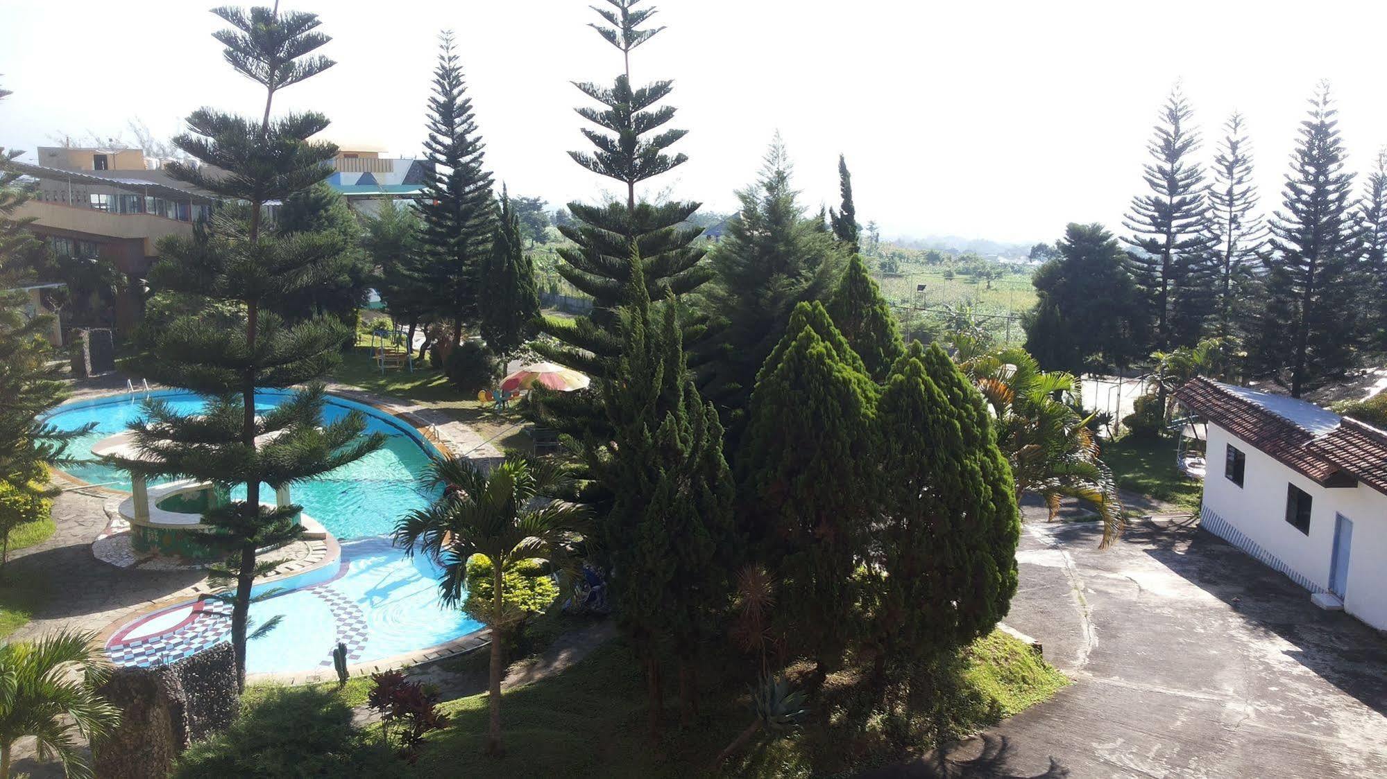 Hotel Surya Indah Batu Malang Eksteriør billede
