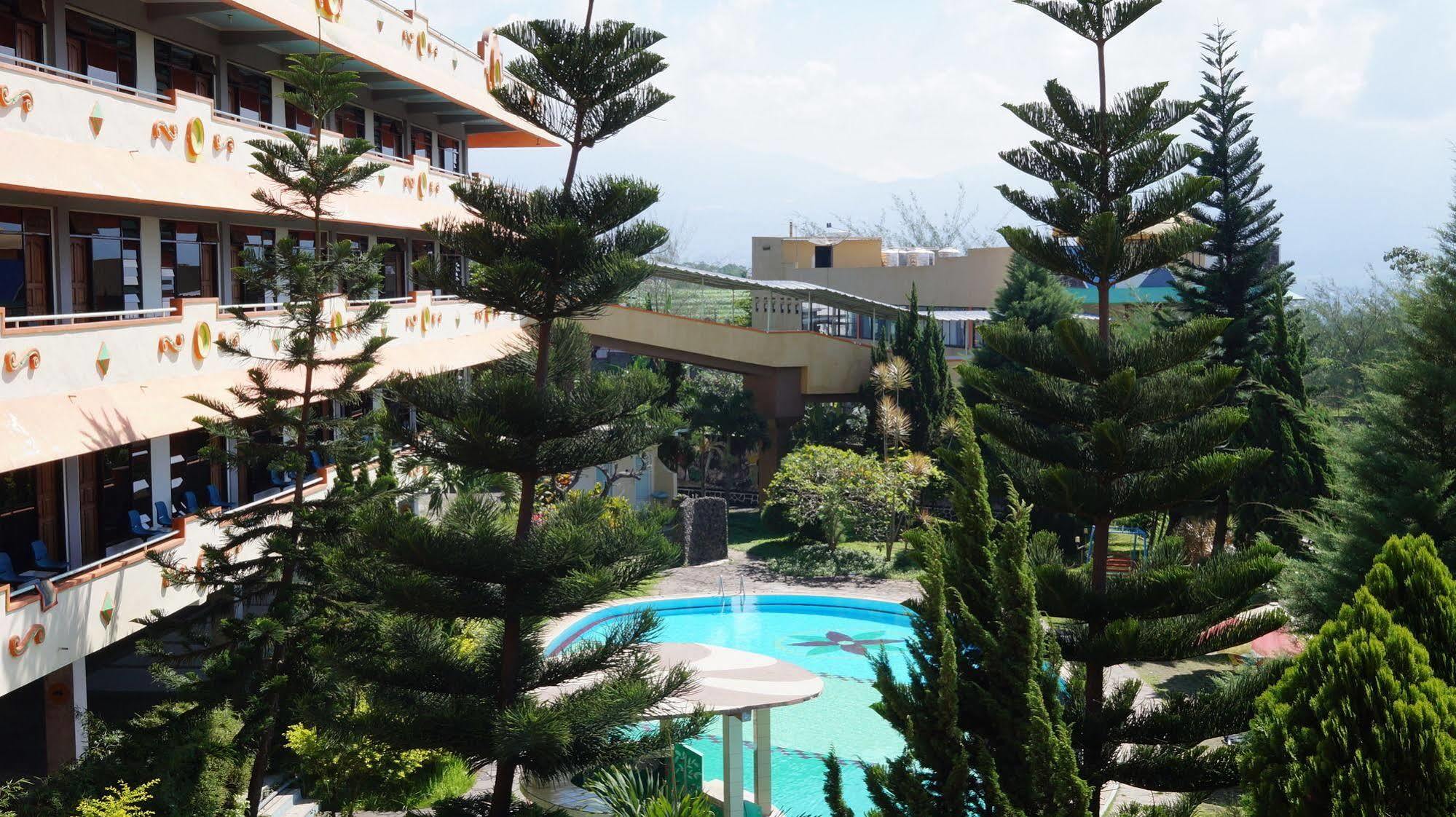 Hotel Surya Indah Batu Malang Eksteriør billede