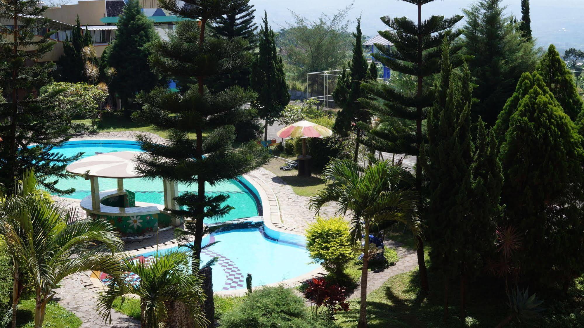 Hotel Surya Indah Batu Malang Eksteriør billede