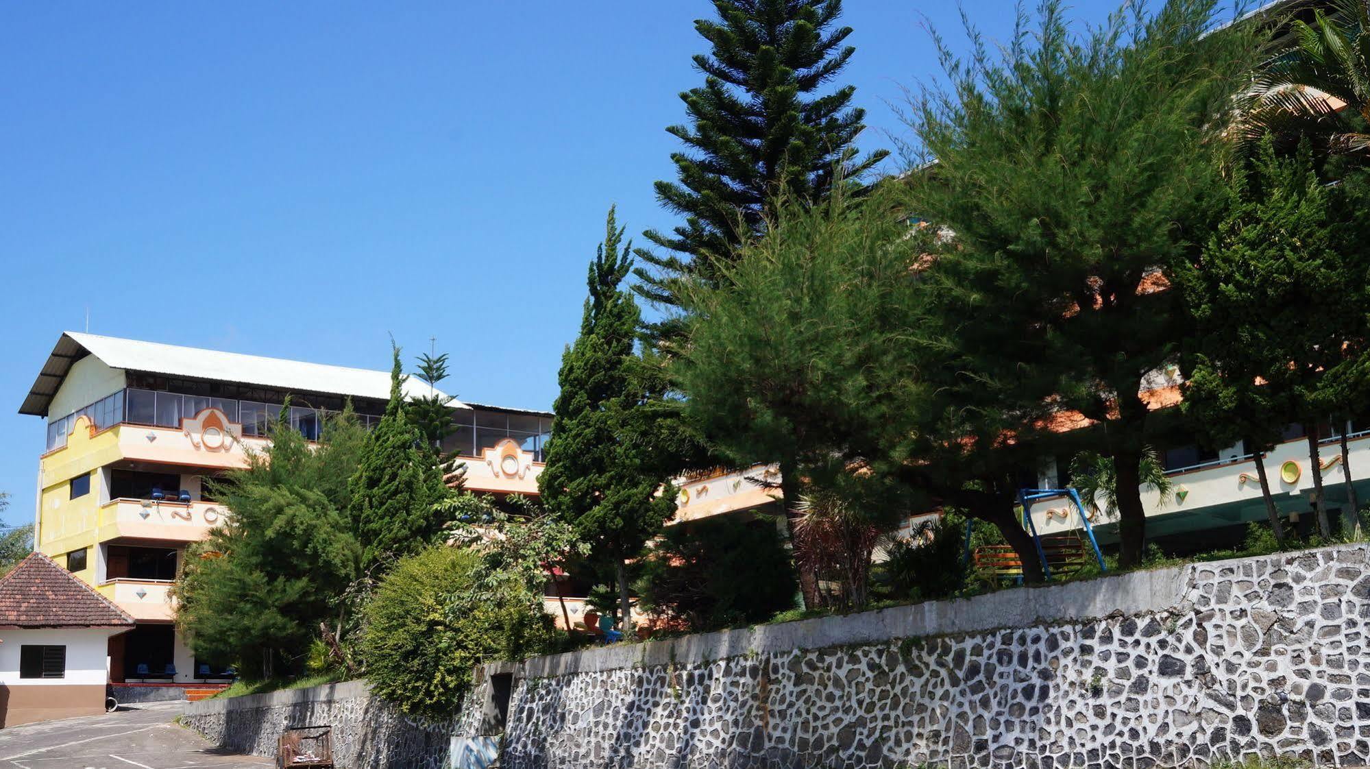 Hotel Surya Indah Batu Malang Eksteriør billede